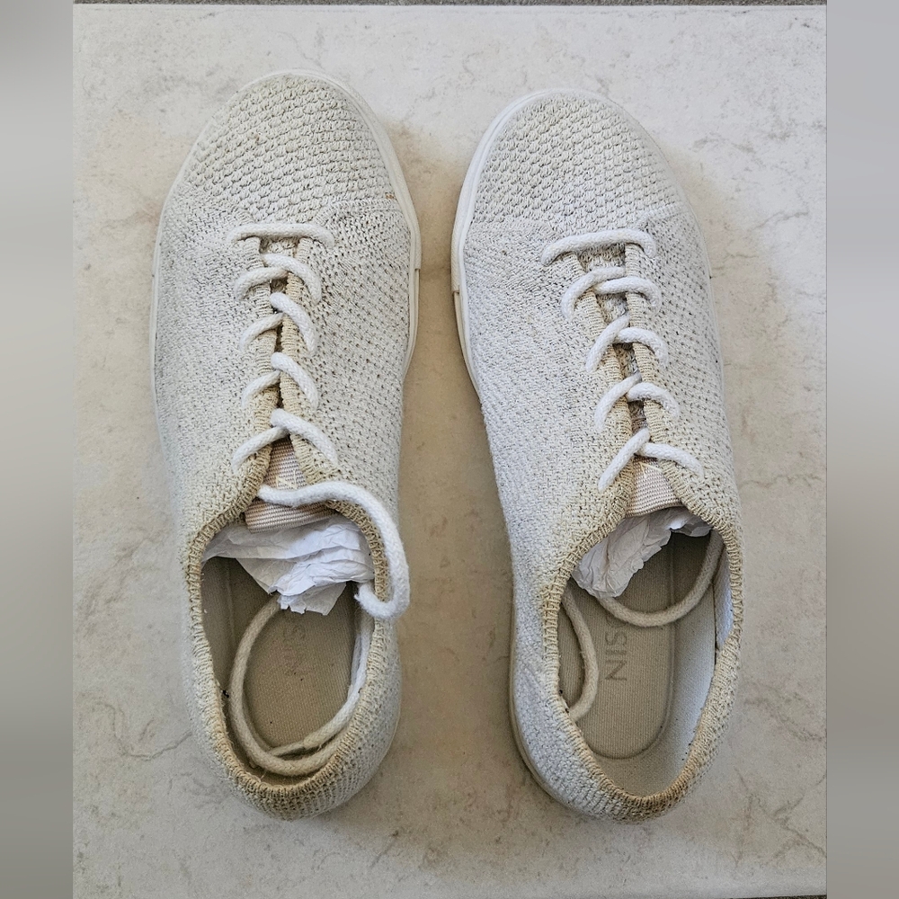 Nisolo Women's Go-To Eco-Knit Sneaker in linen size 6